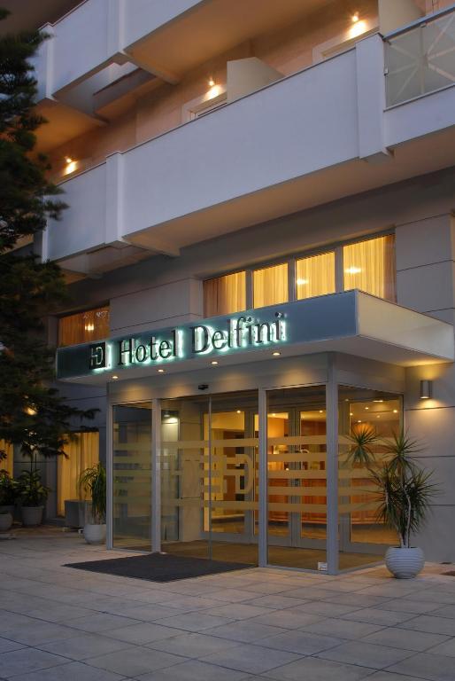 Hotel Delfini بيرايوس المظهر الخارجي الصورة